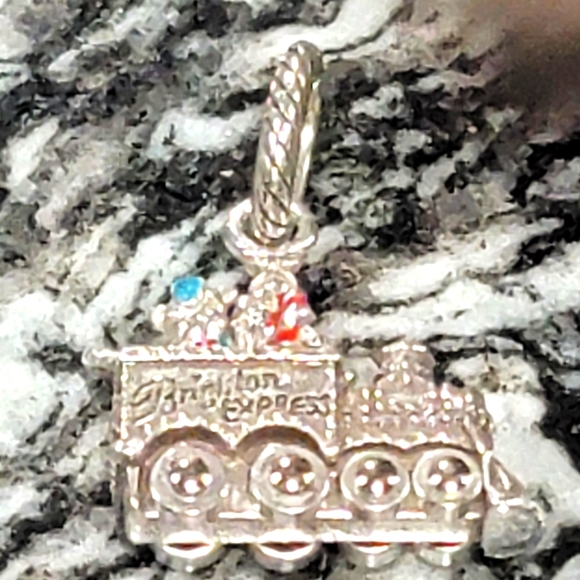 BRIGHTON RETIRED CHRISTMAS TRAIN CHARM NWOT - Picture 1 of 6